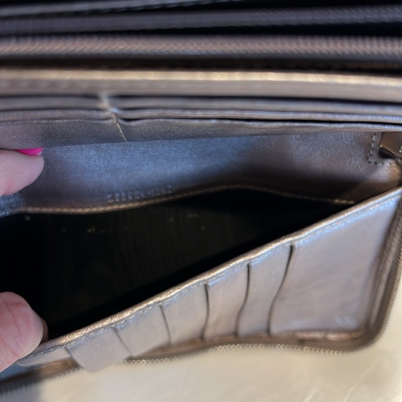 Metallic lavender Gucci large full zip wallet. - Picture 6 of 14